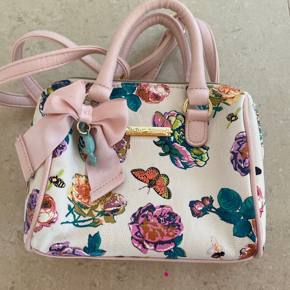 Gorgeous floral purse 👛 🌸